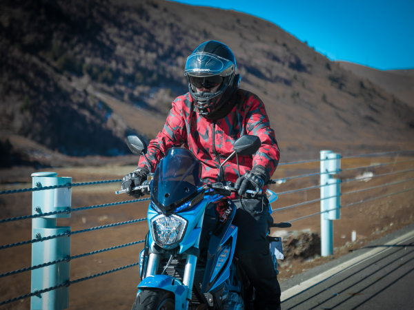 ���е���������KP350Ħ���и�