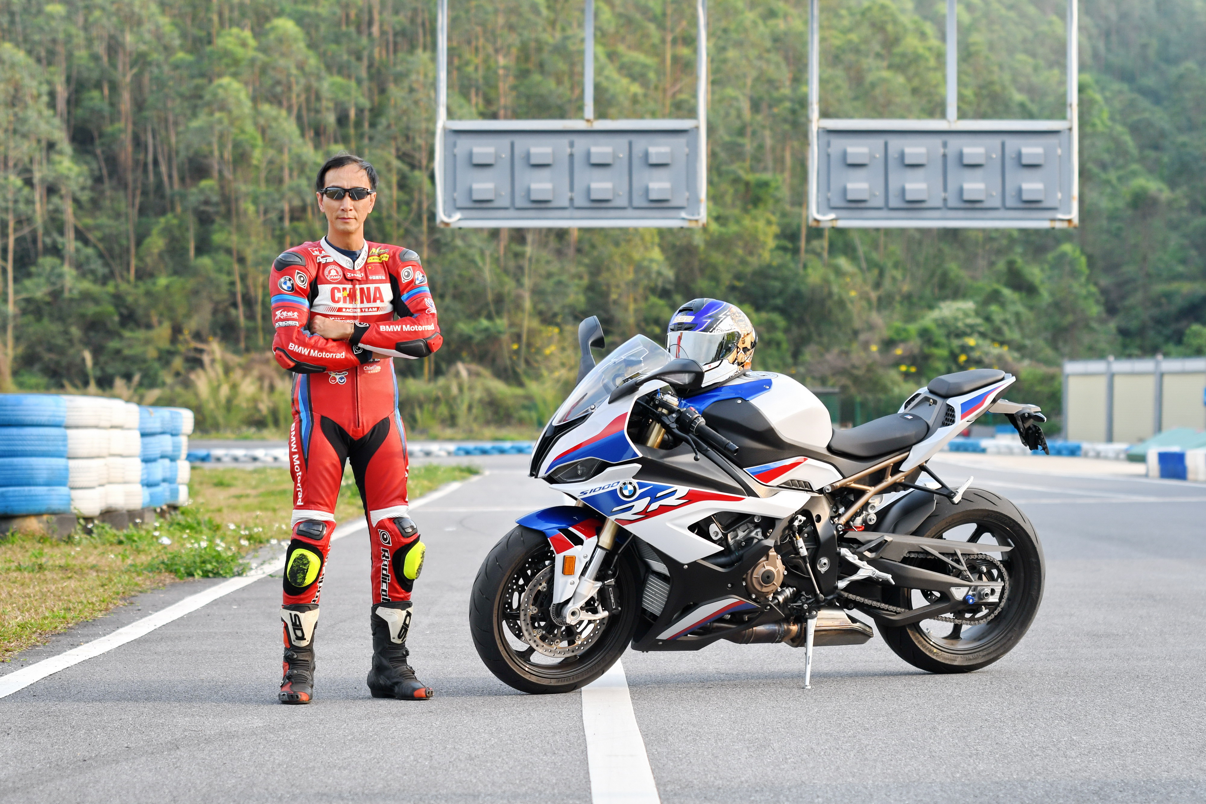 ���� BMWS 1000 RR����Ħ�й㶫�����Լ������գ�S1000RR ��д