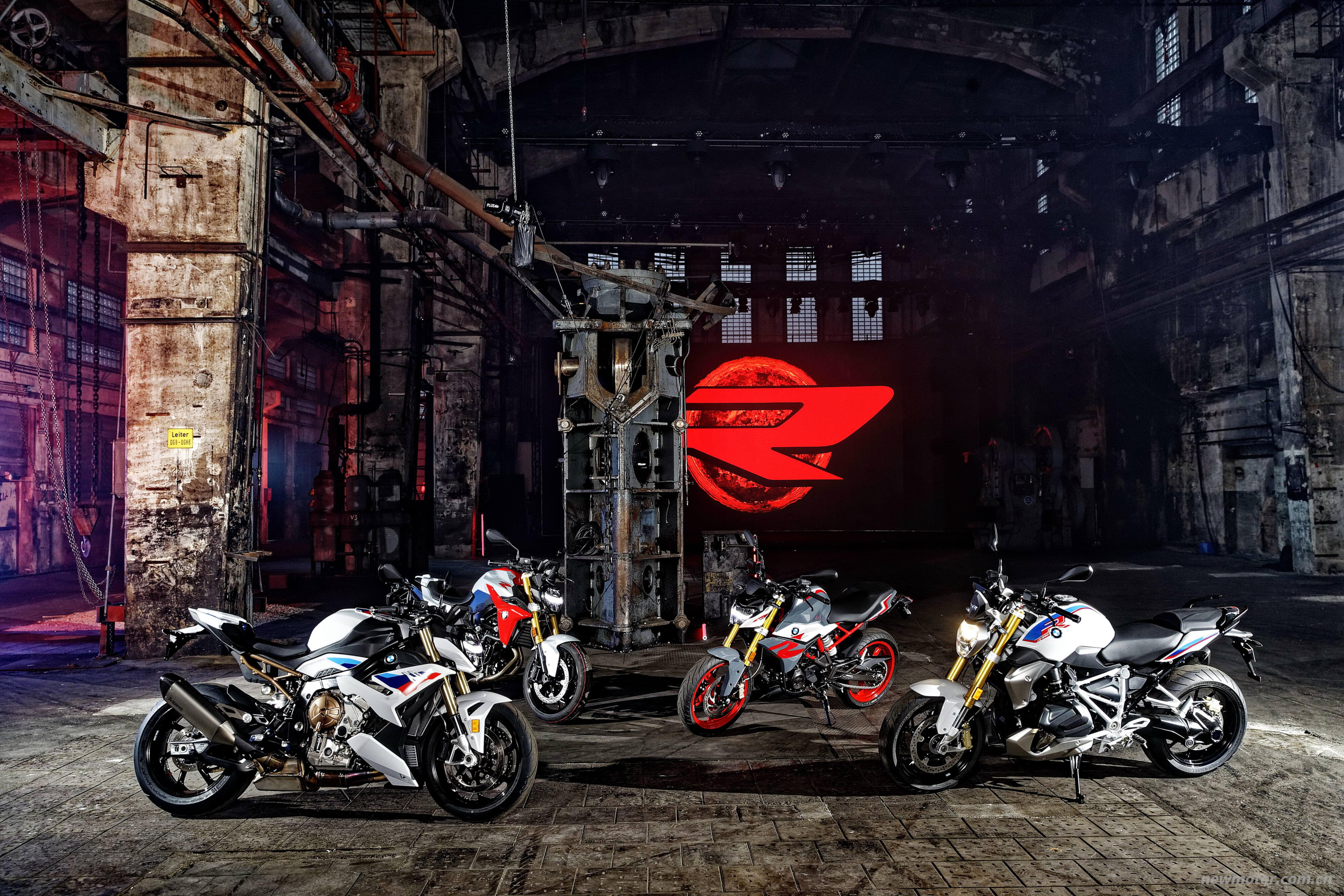 BMW 2021 S1000R ������д