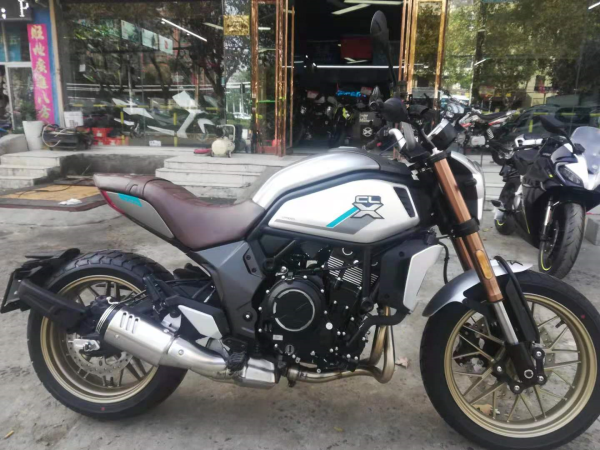 ����CF700