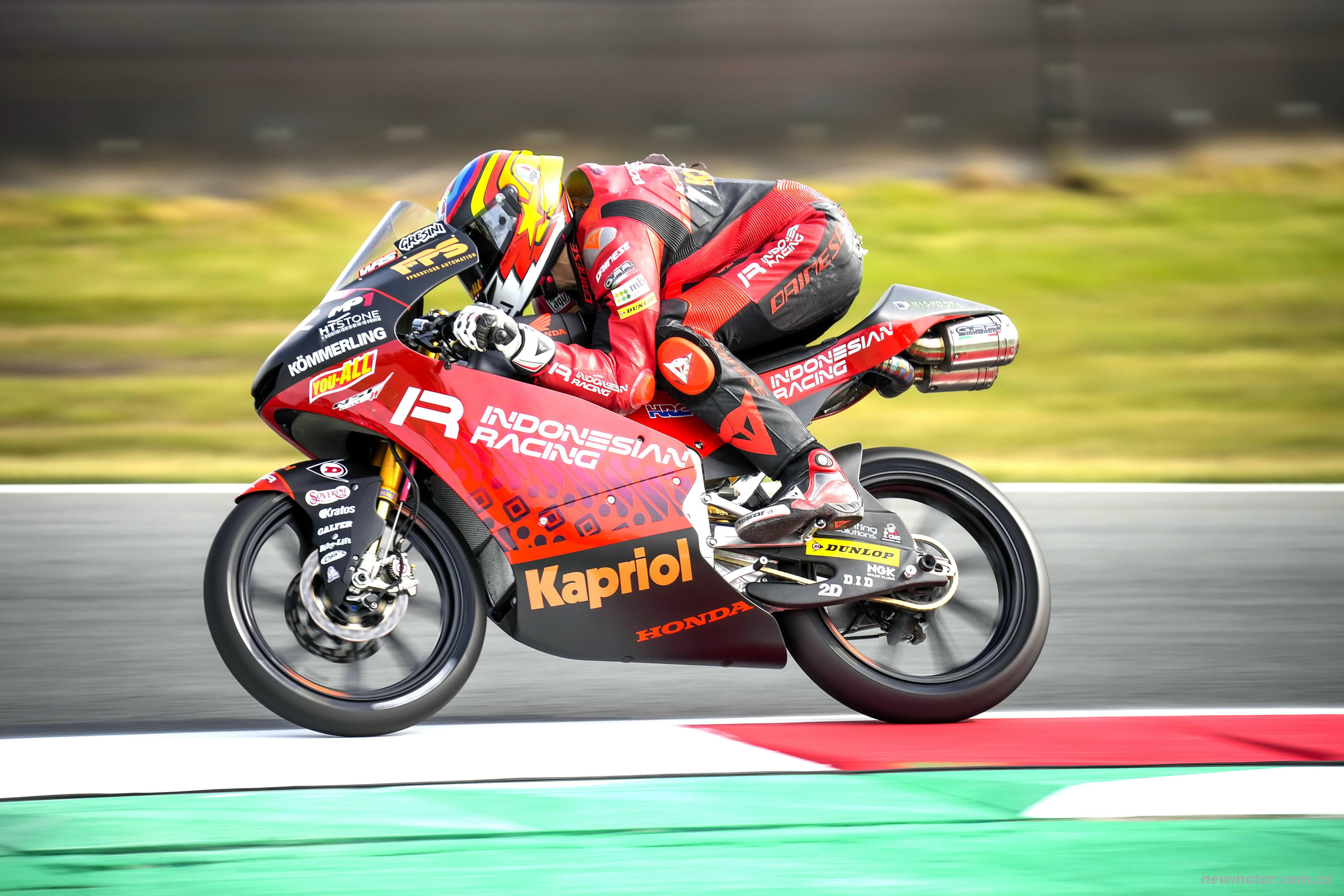 ������ҵ�����ע������վ FP�������еļ�˹�� Moto3