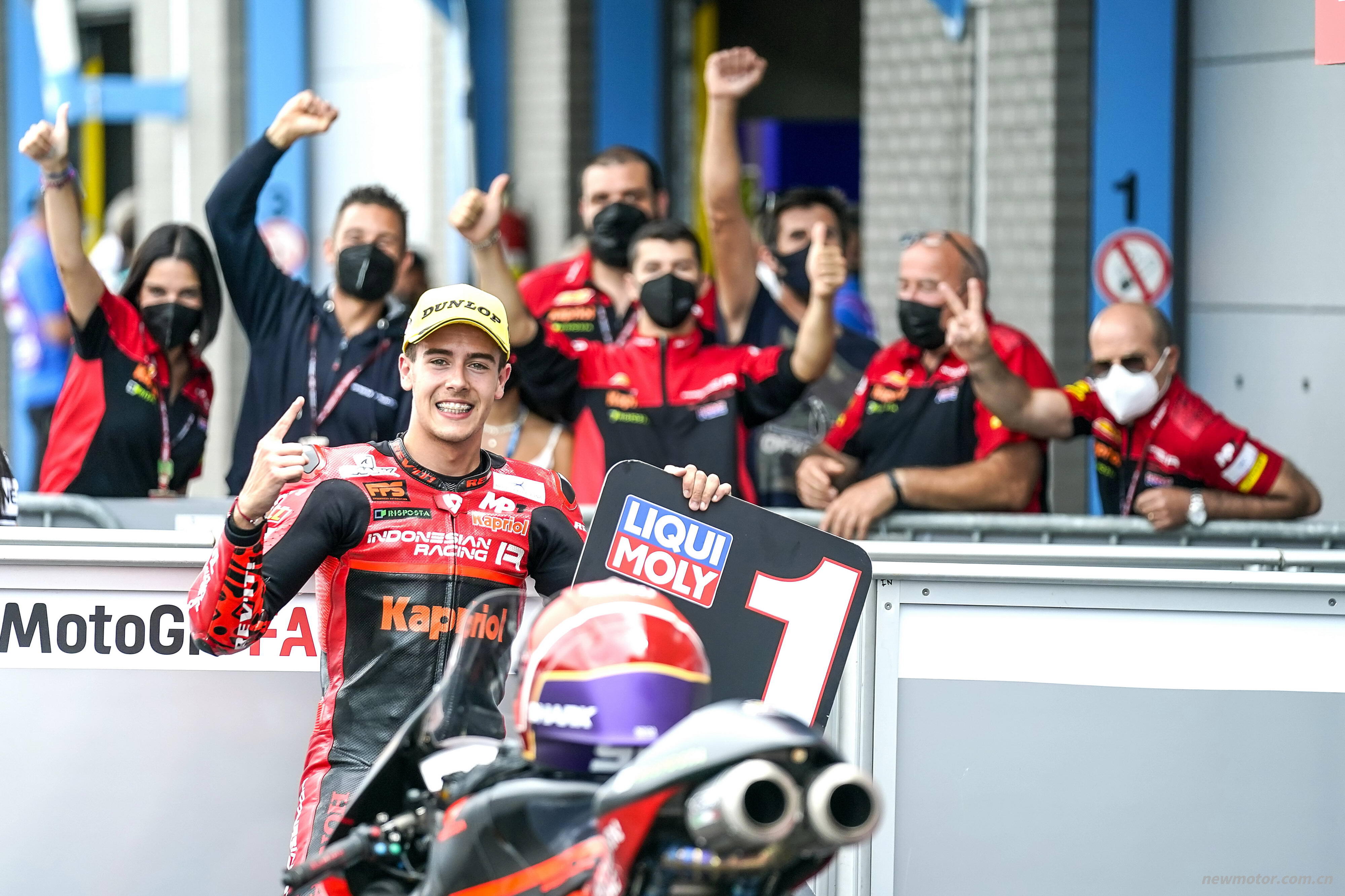 ������ҵ�����ע������վ QP����˹�� Moto3 �����ͷλ����
