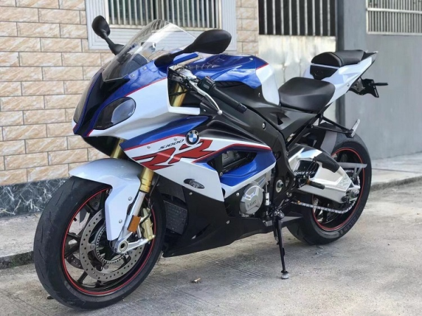 15�� ����BMW S1000RR���������ܿ���Ħ�г���