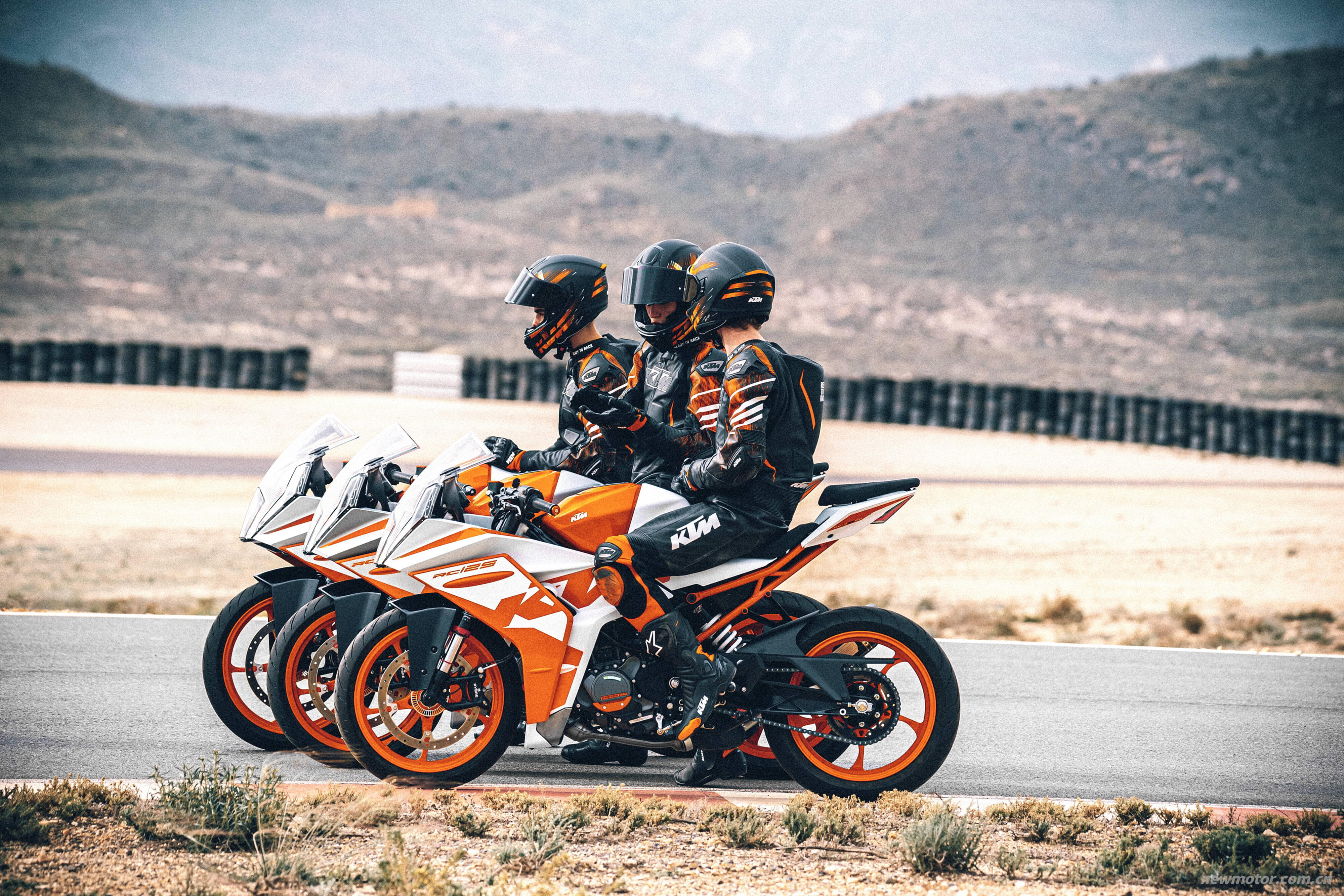 KTM ��һ�� RC125��RC200��RC390 ������д