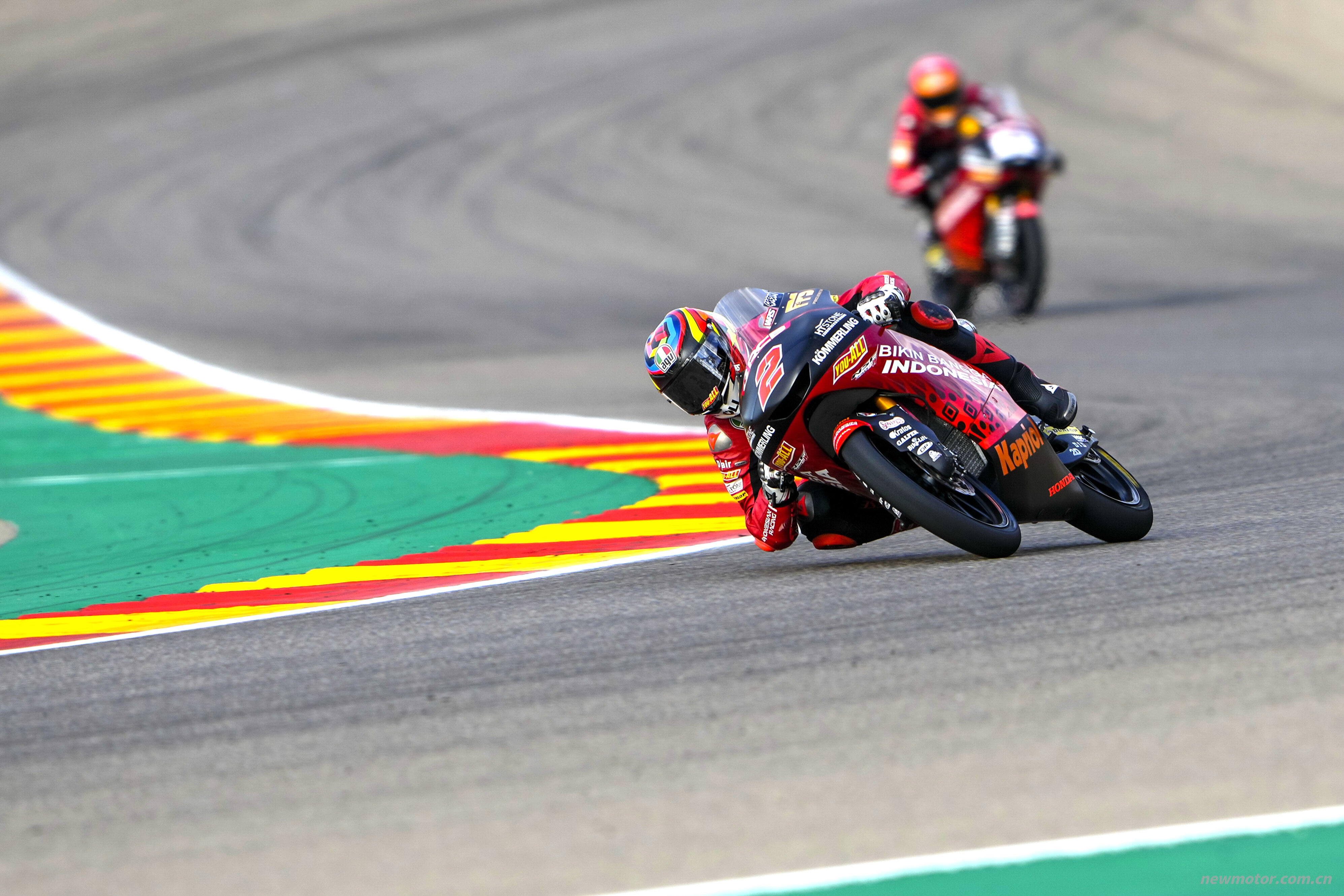 ������ҵ������ע��������վ Q2����˹�� Moto3 ���ֳ�ɫ