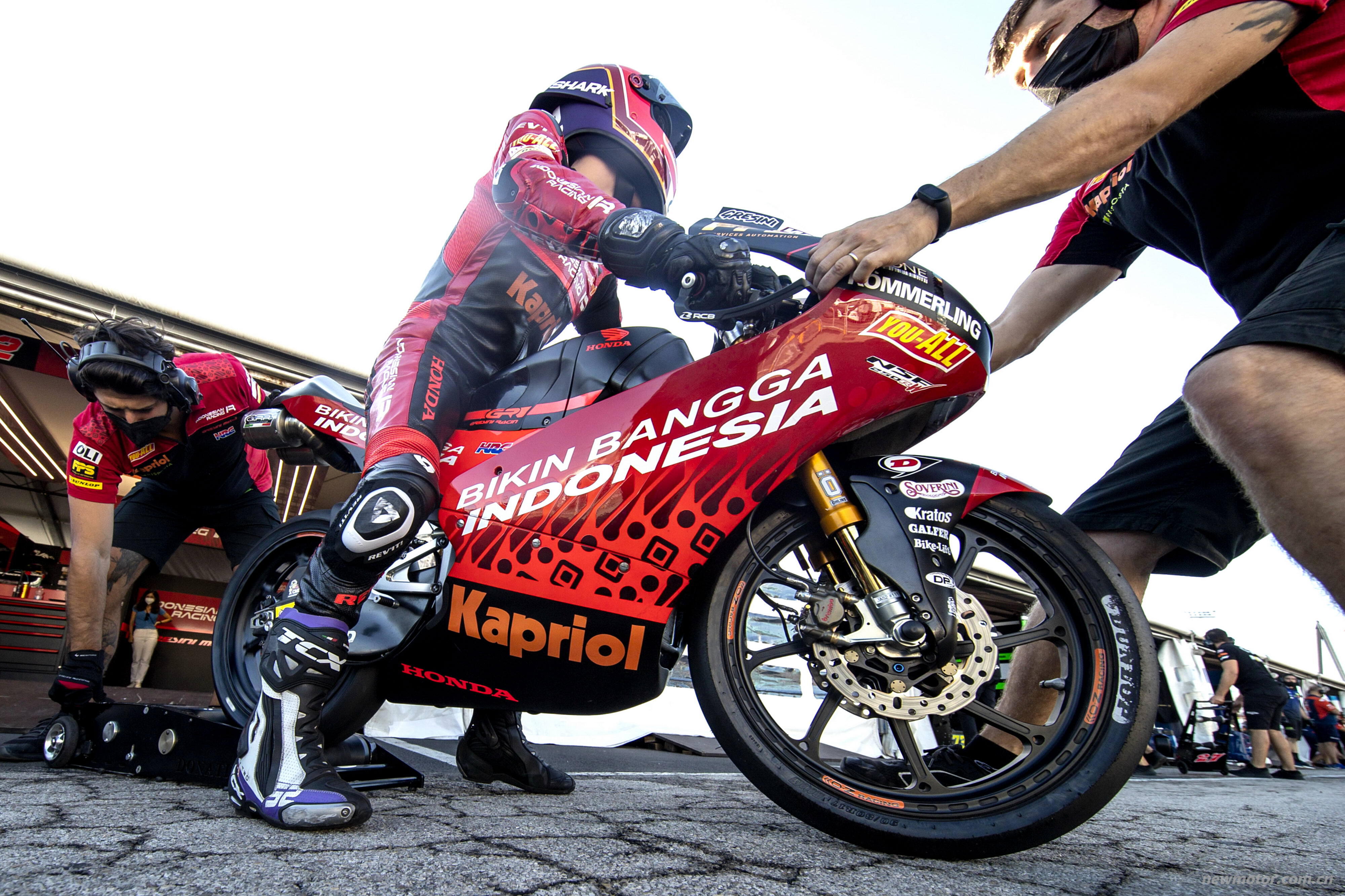 ������ҵ������ע��ʥ����ŵվ����˹�� Moto3 �ķ���ǰ��
