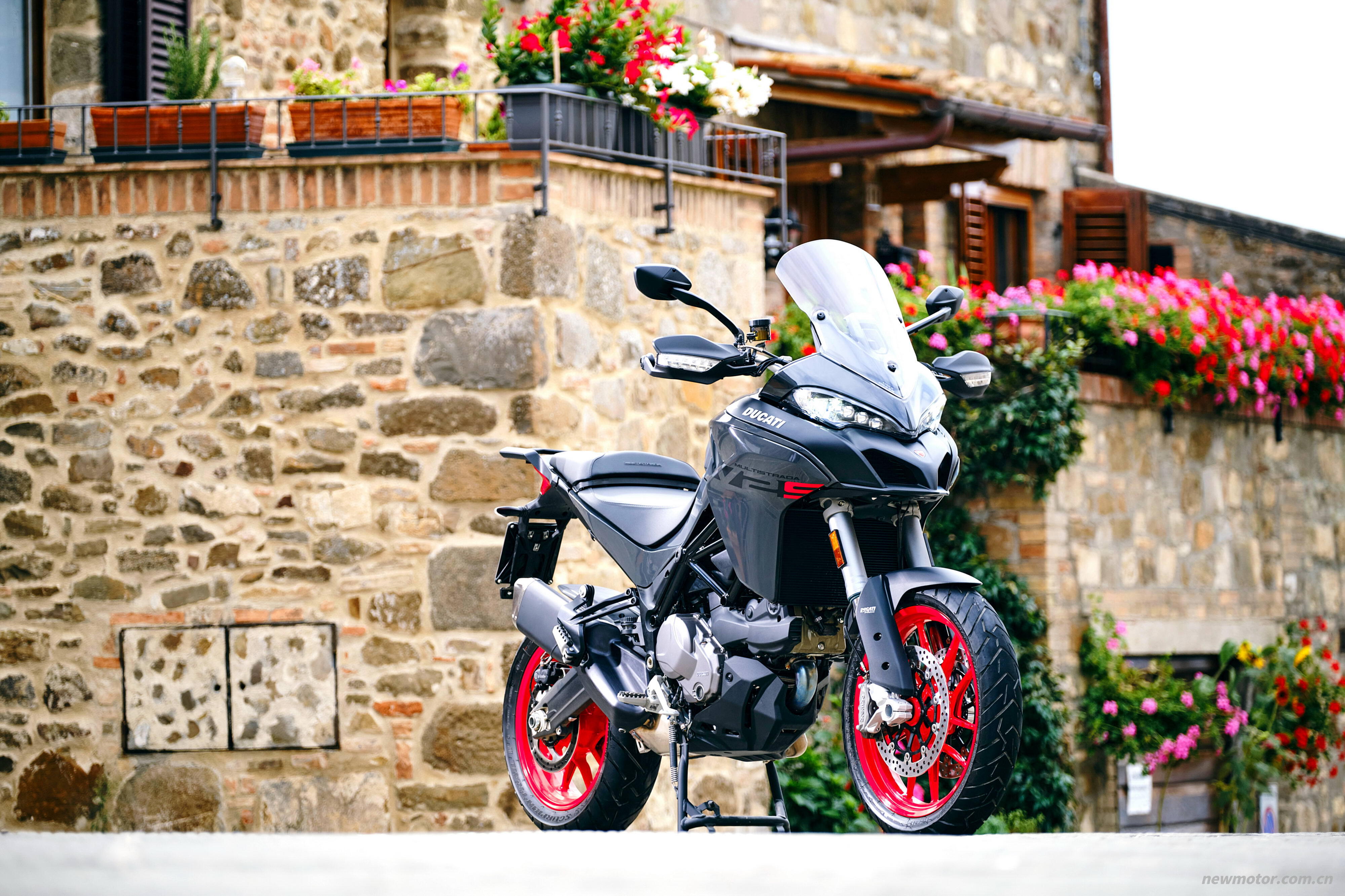 �ſ��� 2022 ��; Multistrada V2��V2S ������д