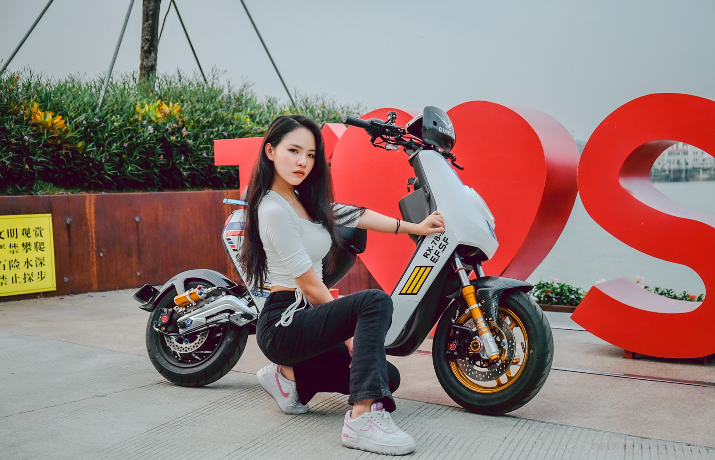 �ٲ���Ʒ���������ͼ����С�綯
