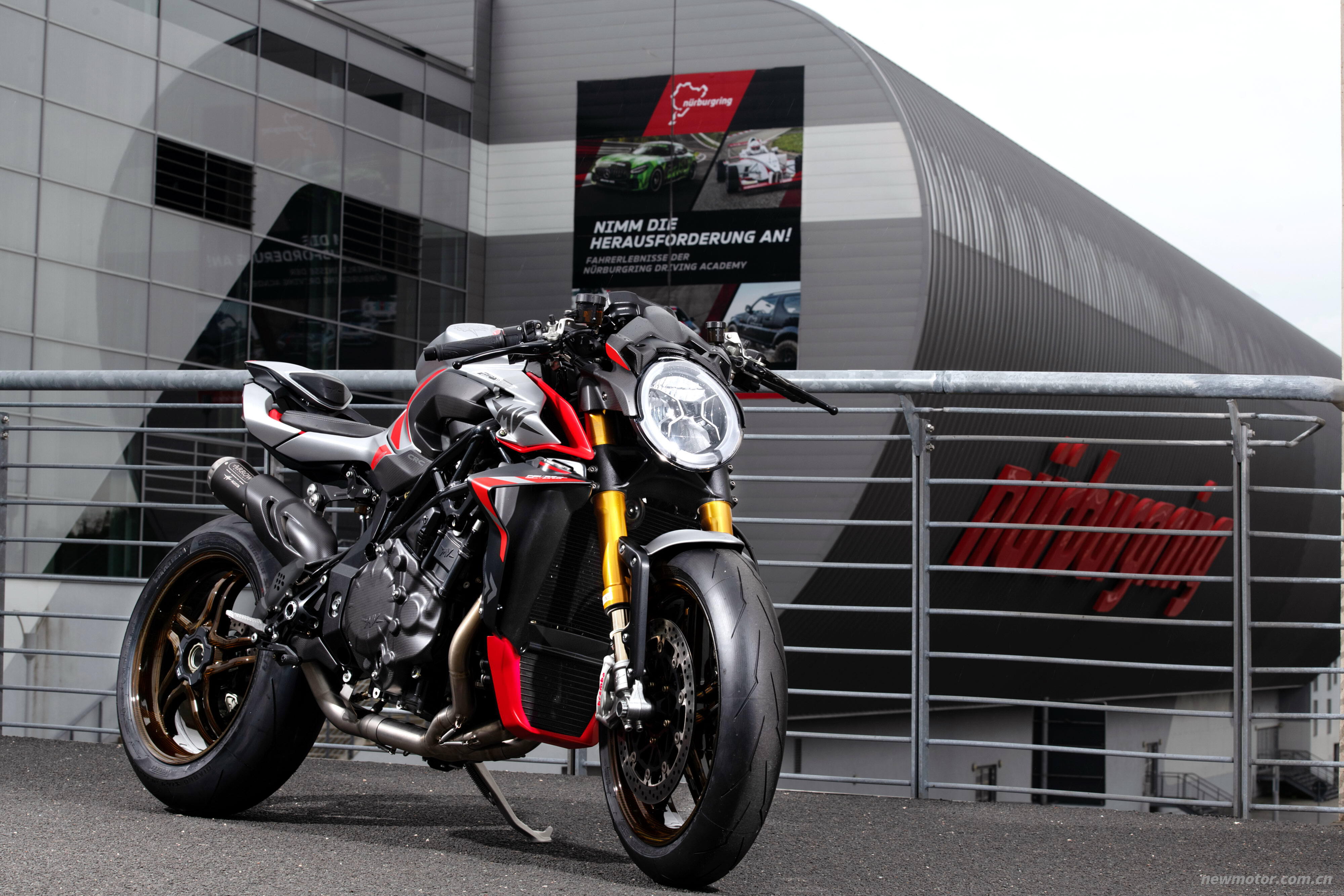 MV �¹�˹�� Brutale 1000 Ŧ�����ְ� ������д
