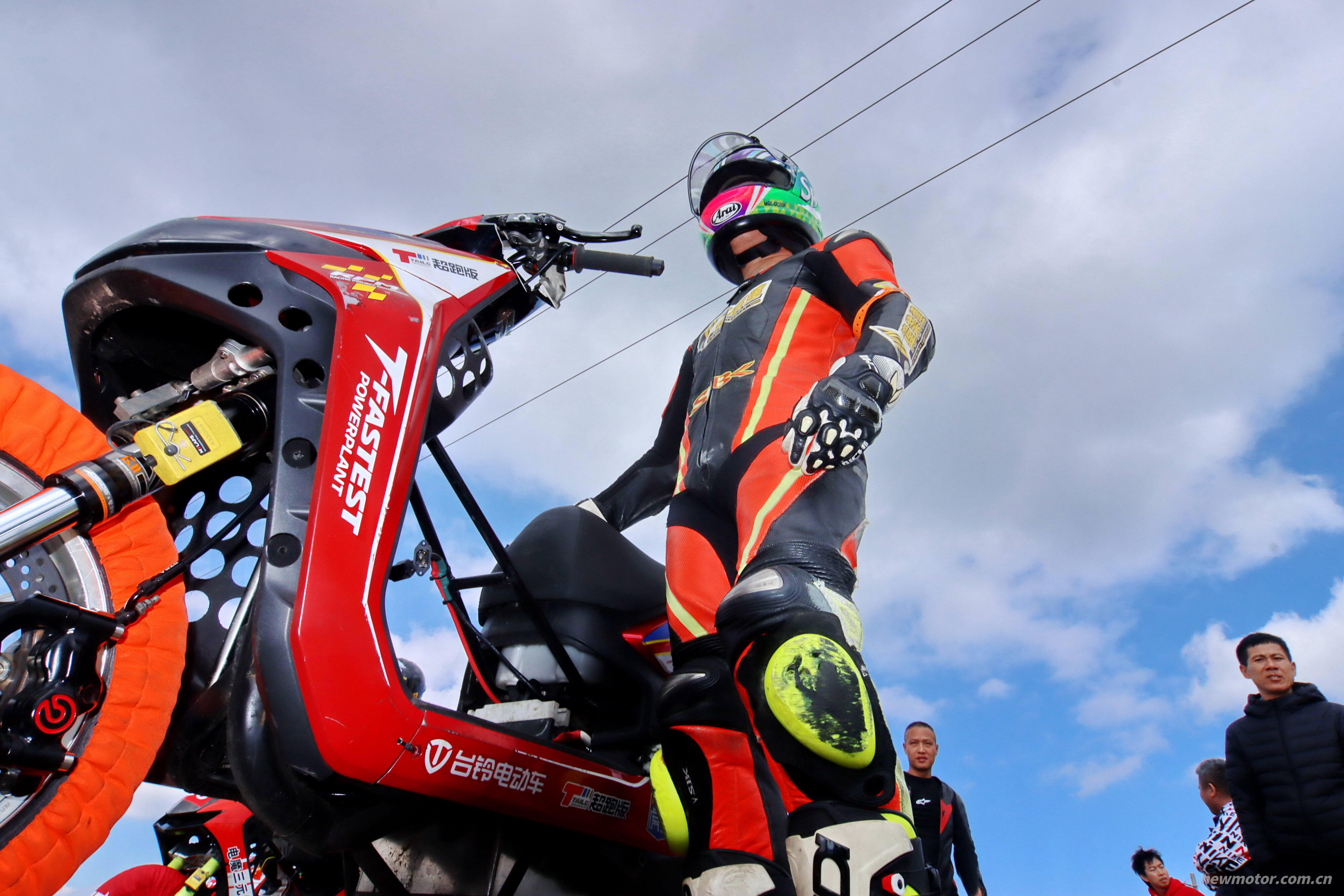 �Ͼ�Զ�������� PowerRace ��·Ħ�г�ϵ������λ ��Ӱ
