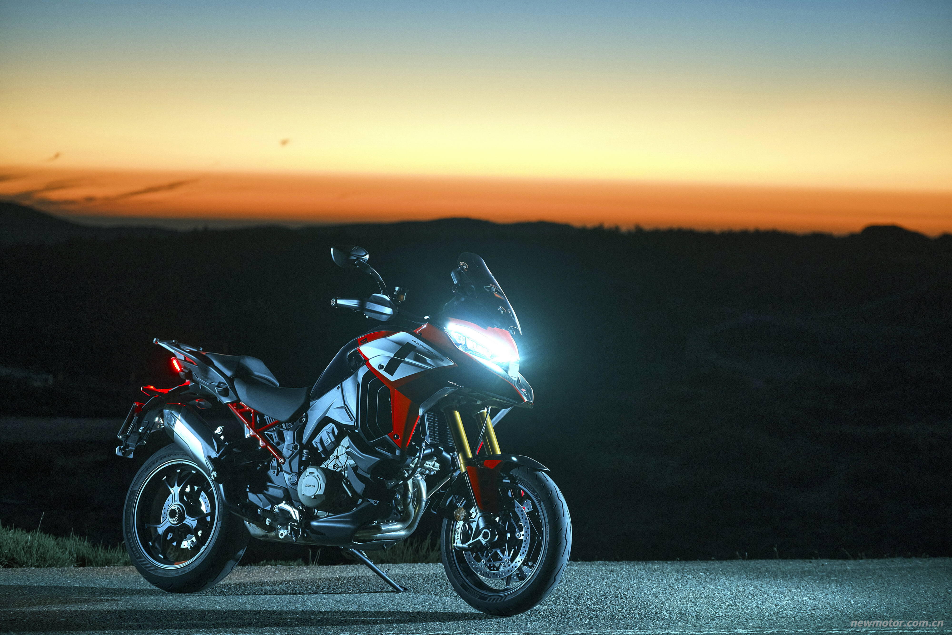 �ſ��� 2022 Multistrada V4 �ɿ˷�� ������д