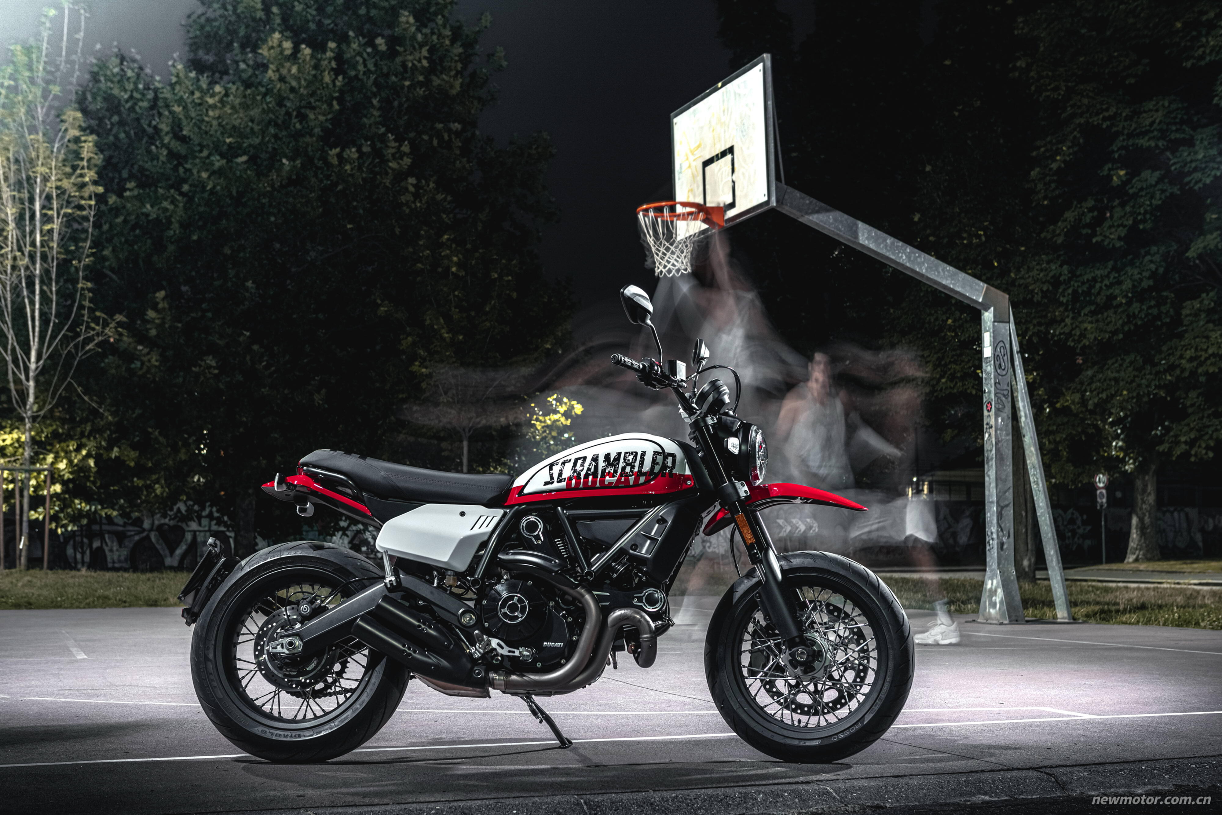 �ſ��� 2022 Scrambler 800 ϵ�У�UrbanMotard