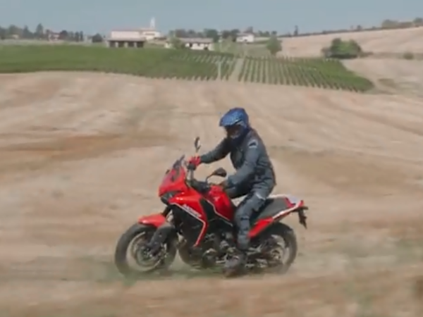 
MOTOCICLISMO��־����Ī����X-CAPE