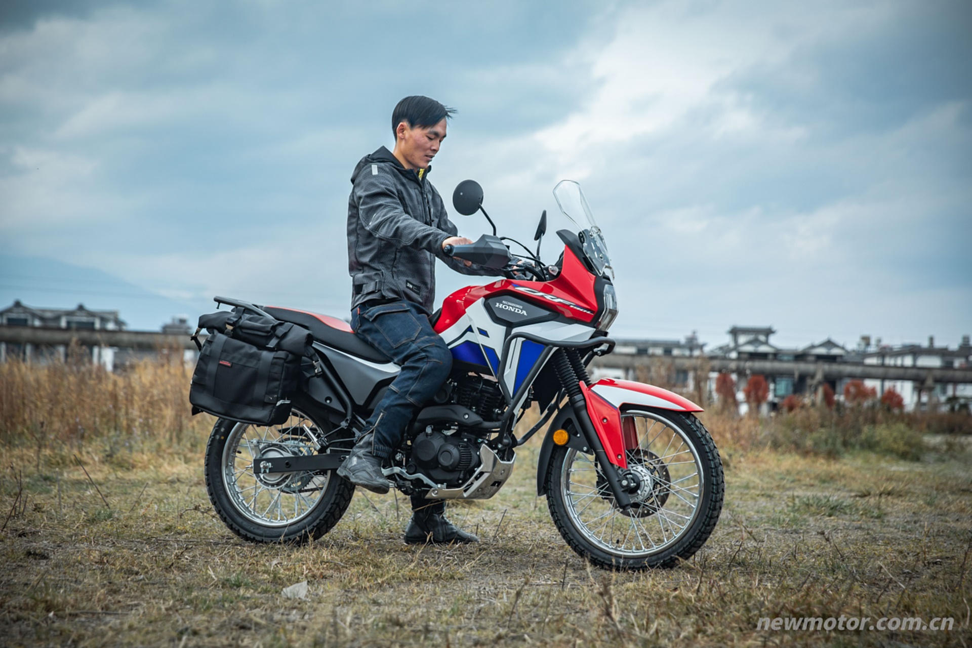 �´��ޱ���CRF190L�⾰����չʾ