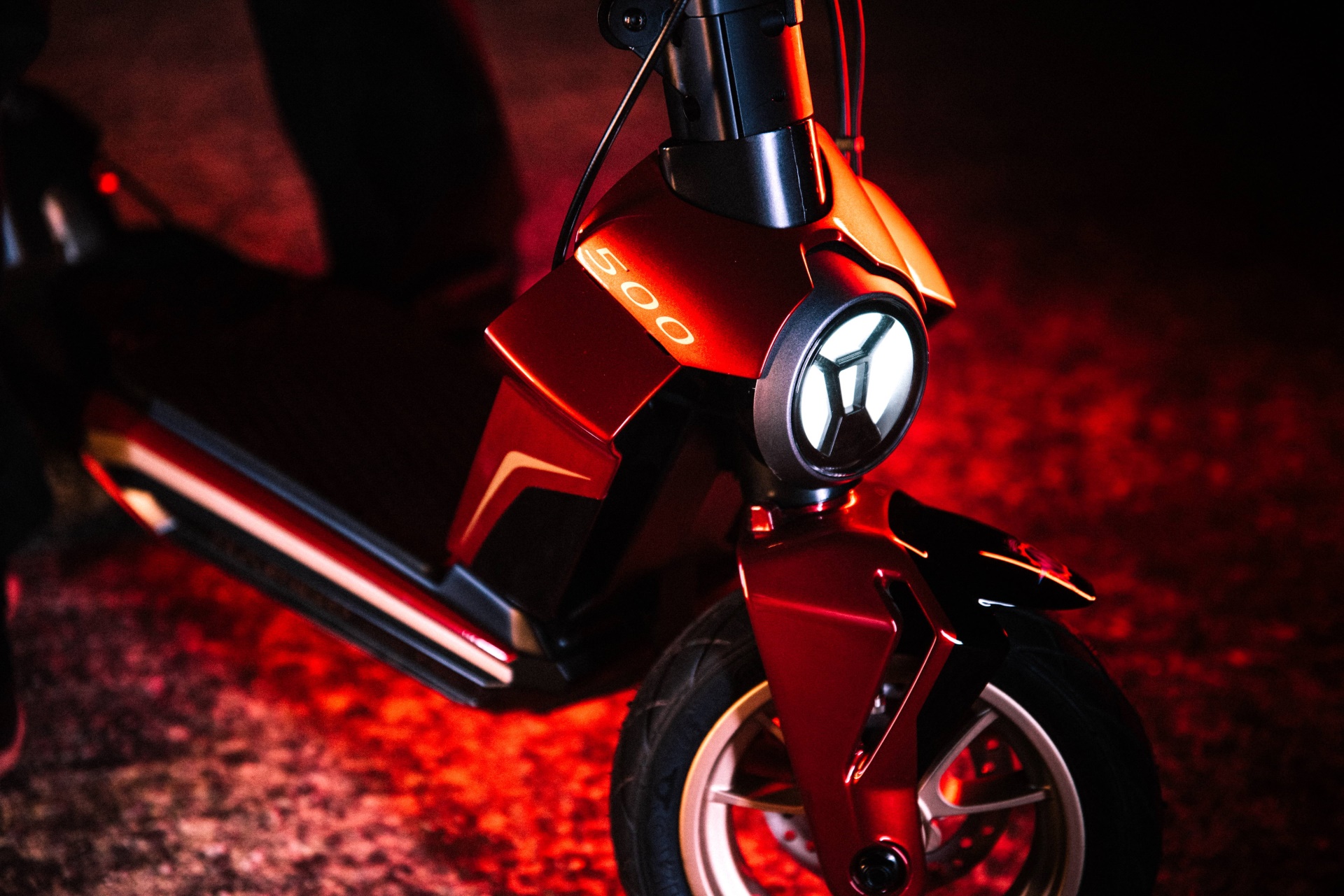 MV �¹�˹�� 2022 �綯����ϵ��