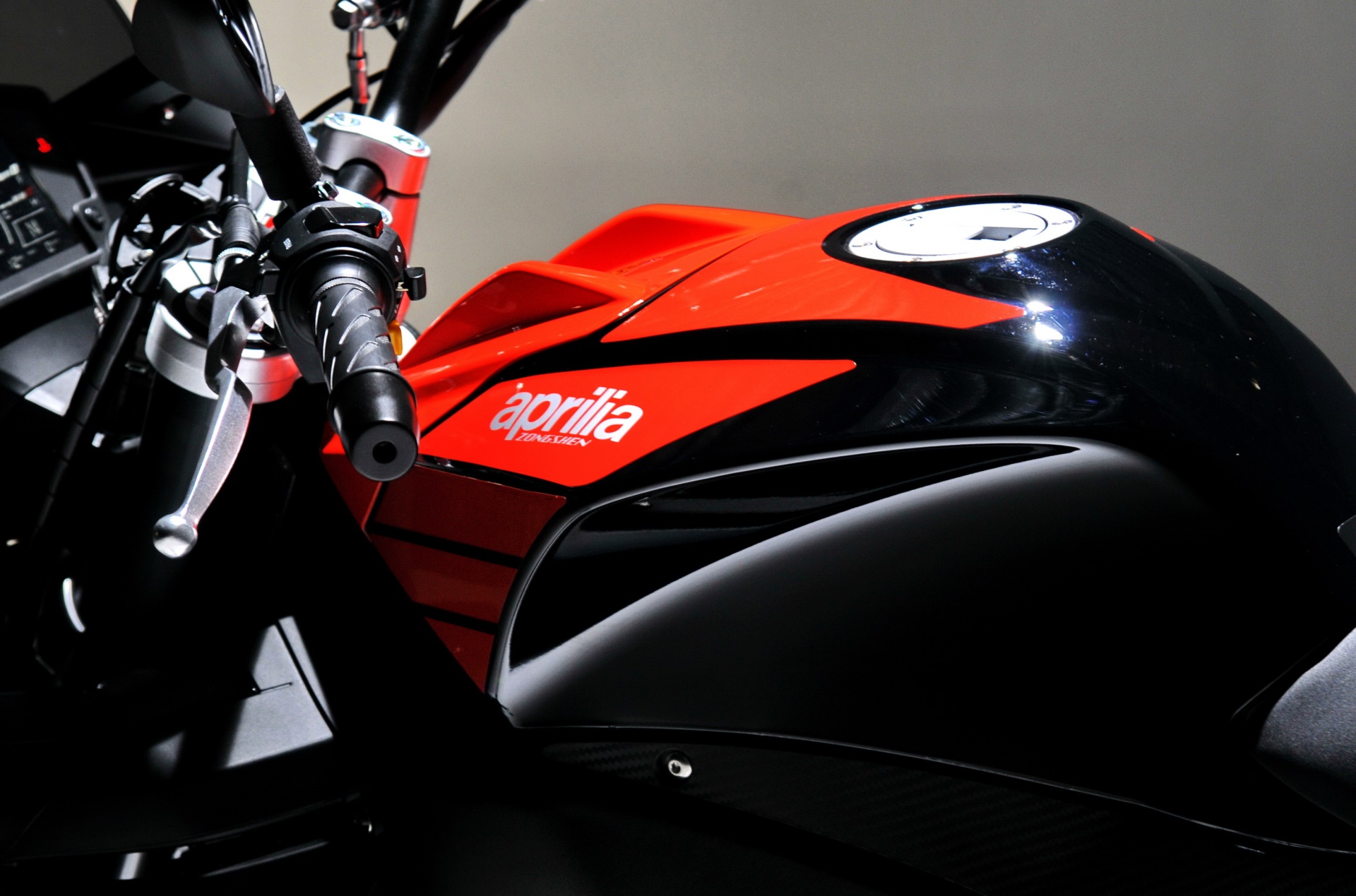 ������� Aprilia GPR250R��GPR250S