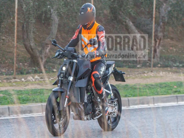 С����������KTM&nbsp;990&nbsp;DUKE·���ع�