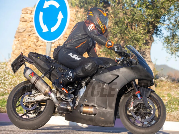 990&nbsp;Duke�������������¿�KTM&nbsp;RC9
