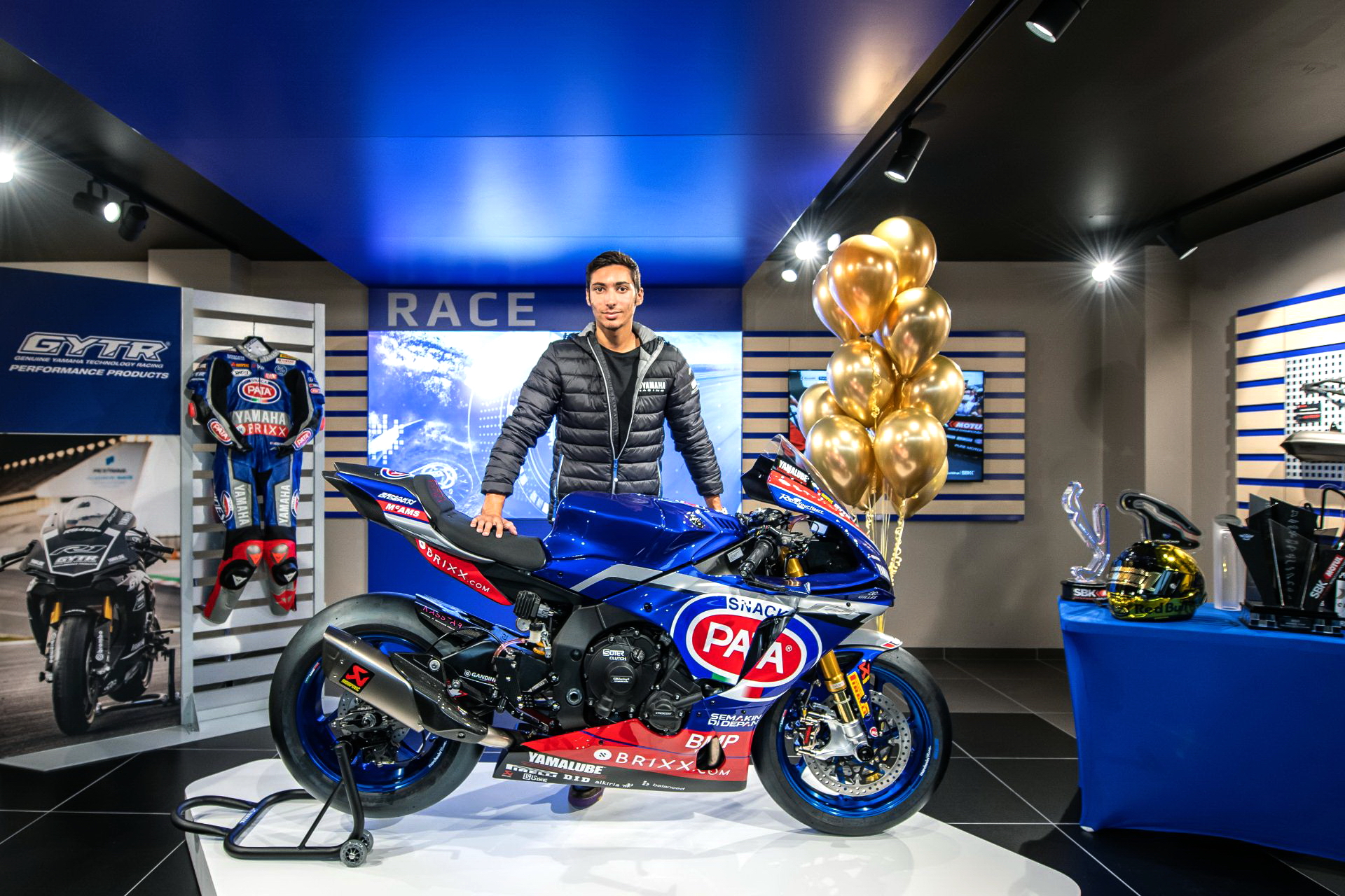 Yamaha YZF-R1 WSBK ����ھ����ư�