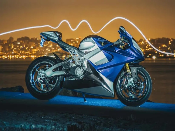 402����/Сʱ����Ħ�����硱�������ٶȼ�¼��