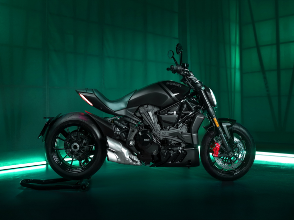 �ſ���&nbsp;XDiavel&nbsp;Nera&nbsp;�����棺Ƥ��