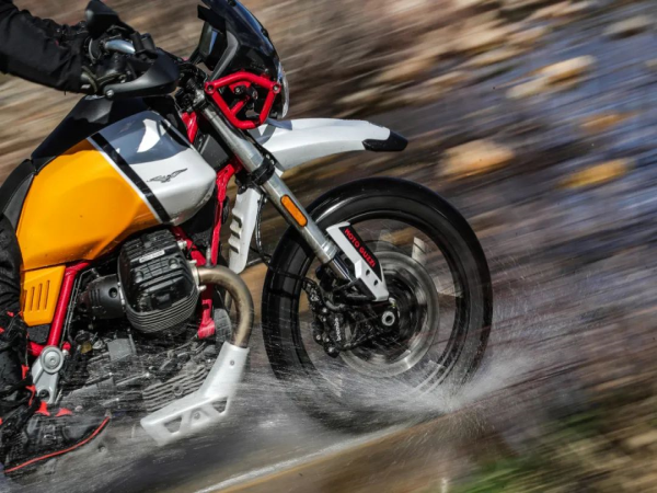 �绢����������ӥ���캽��V85&nbsp;TT��