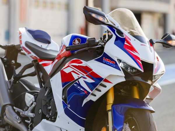 ����CBR1000RR-R&nbsp;SP&nbsp;30��������