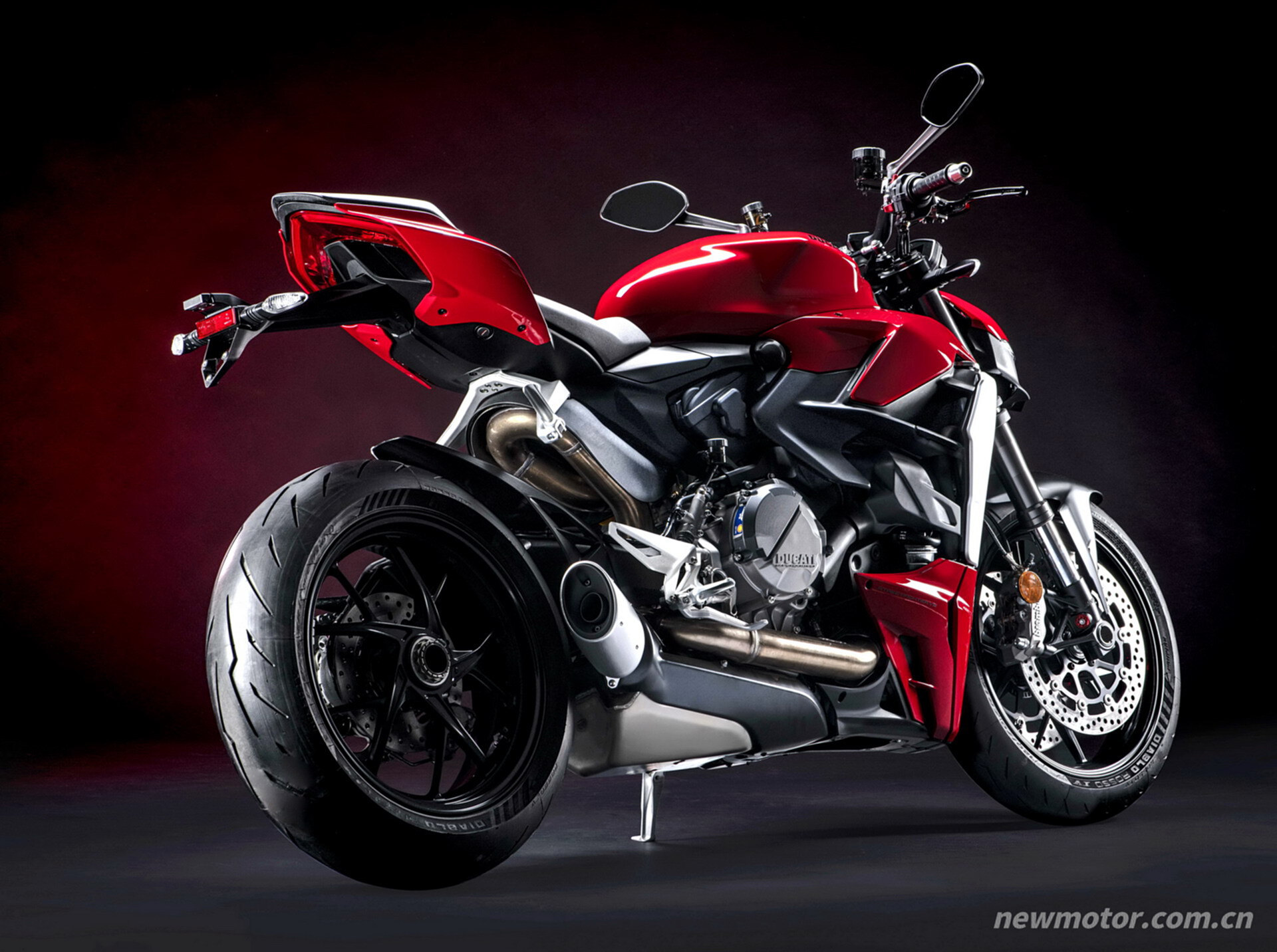 �ſ��� 2022 Streetfighter �ְ� V2 ϸ����д