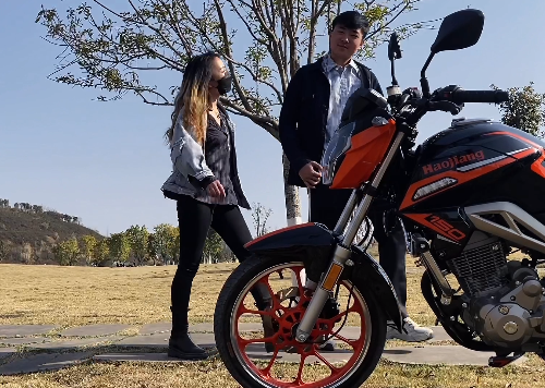 
��Ħ�г���˧�����ˣ�