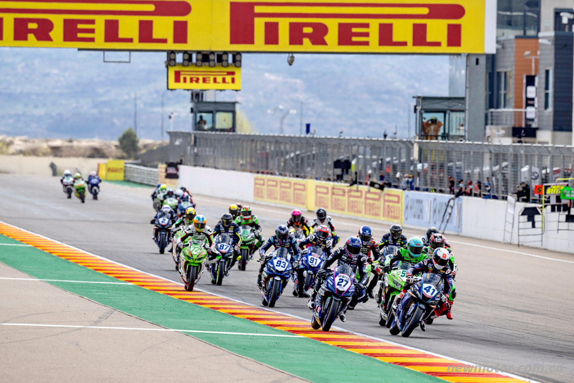 WSBK 2022����Ļսӭ����Υ֮ȫʤ�� YZF-R3