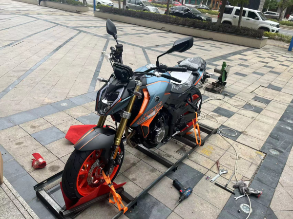 �޼�525R