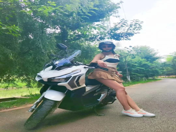 �ξ� ����ADV��150ˮ��ABS��