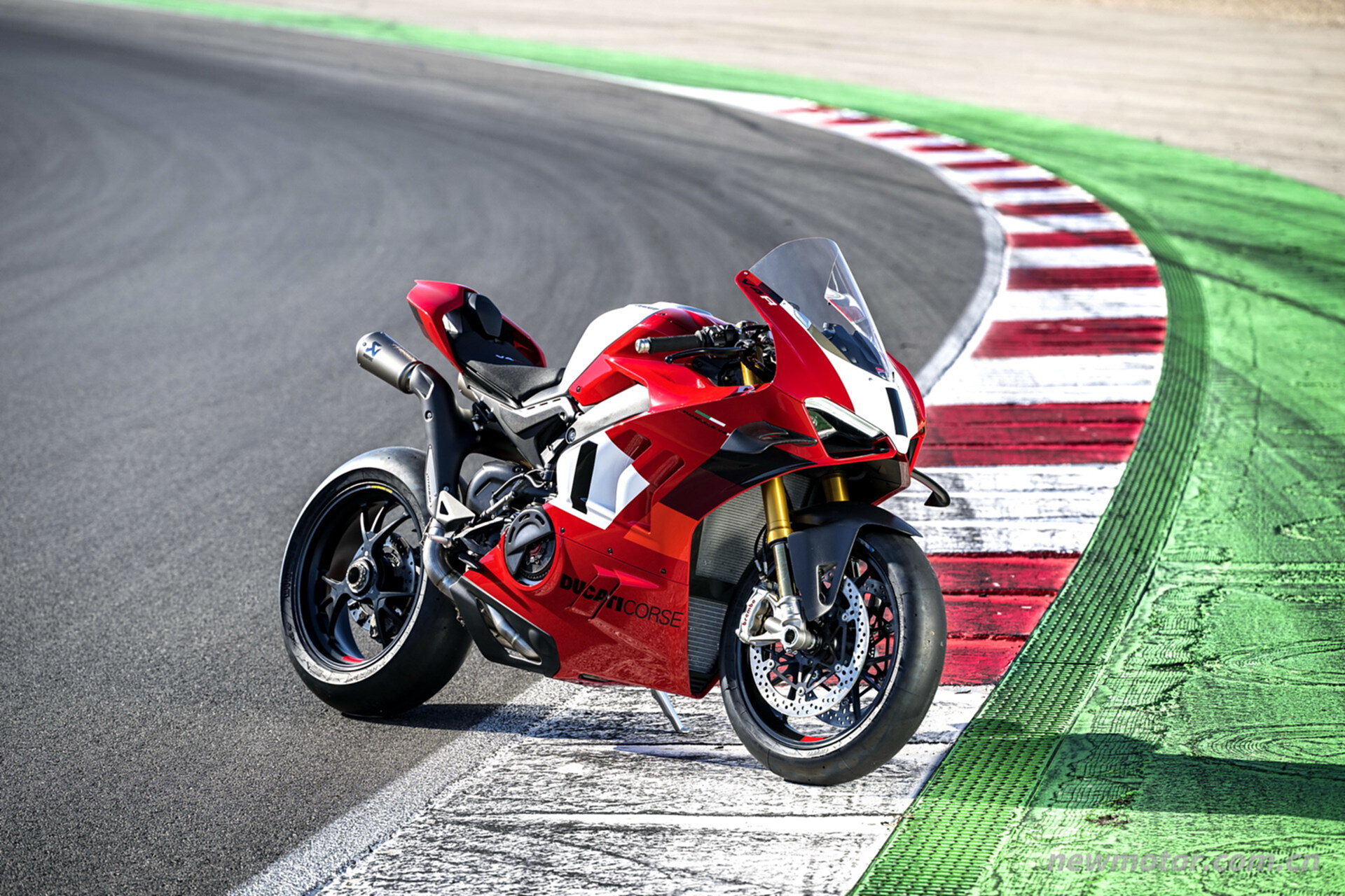 �ſ��� 2023 Panigale V4 R ������д