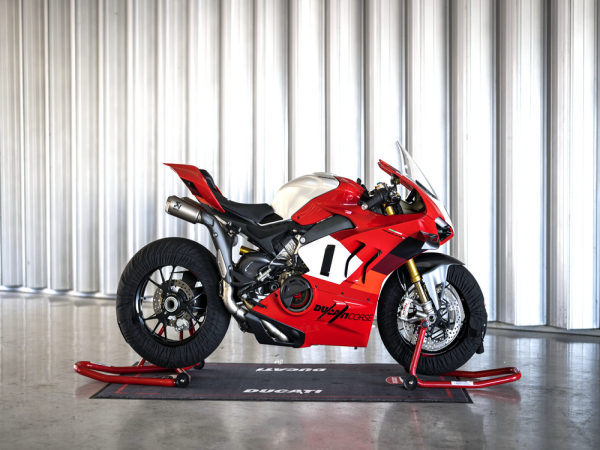 �ſ���&nbsp;2023&nbsp;Panigale&nbsp;V4&nbsp;R&nbsp;����