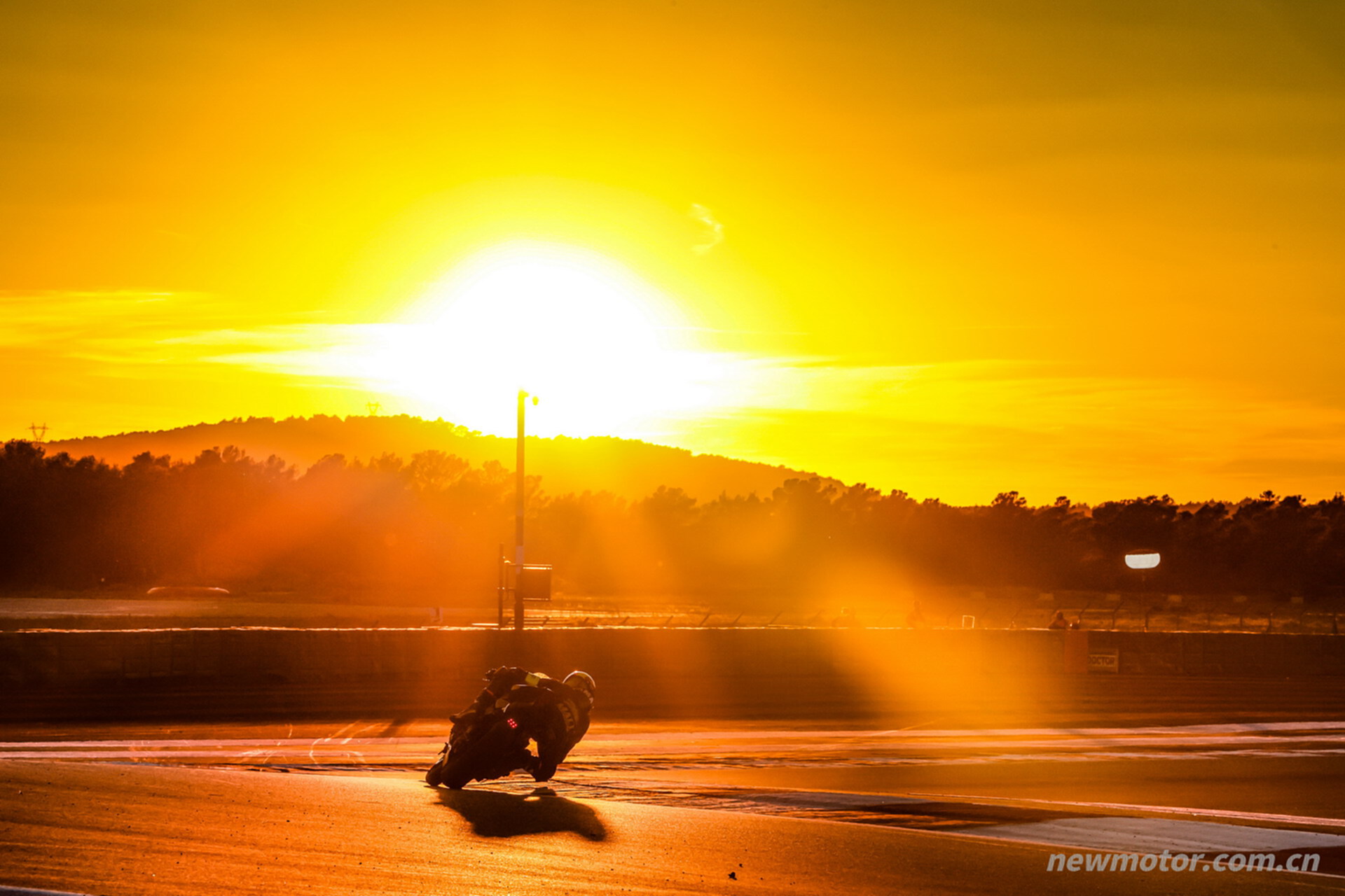 EWC 2022 �����������ʮ��Сʱ������