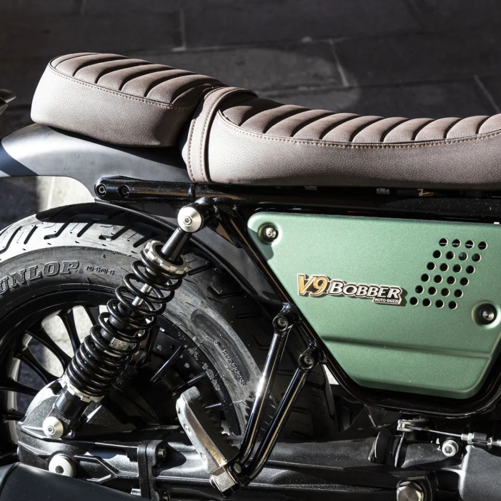 可选配的moto guzzi mia多媒体系统,将摩托车与智能手机相连