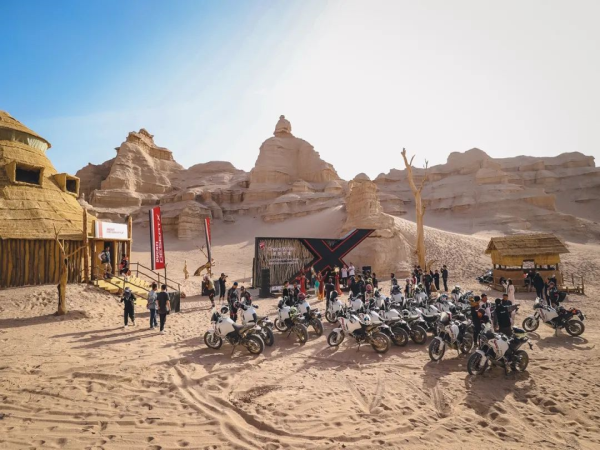 ����Ұ�Ķſ��ϴ�Խ��Į��ʲô���飿Desert&nbsp;X&nbsp;�Լݱ���