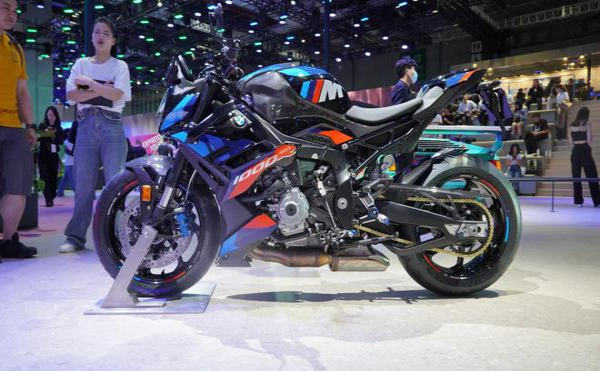����M1000R�����Ϻ���չ����������
