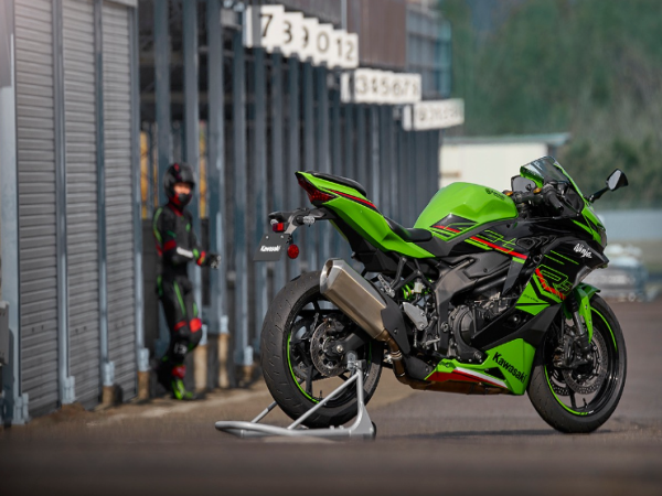 ��װ�ˣ�̯���ˣ�����ZX4R��������