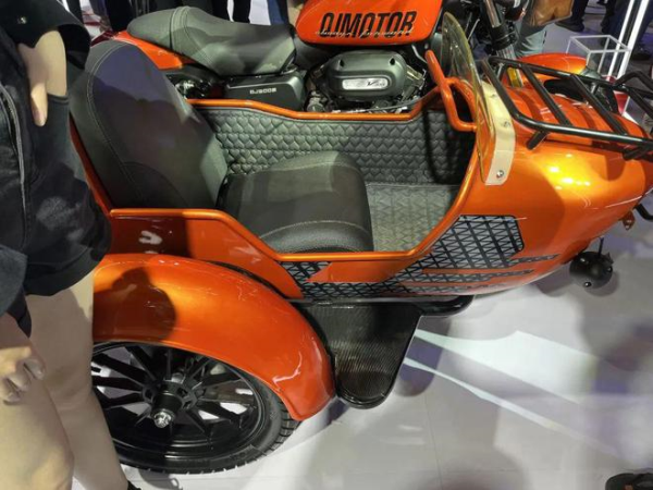 QJMOTOR�׿�������ͣ�������300S